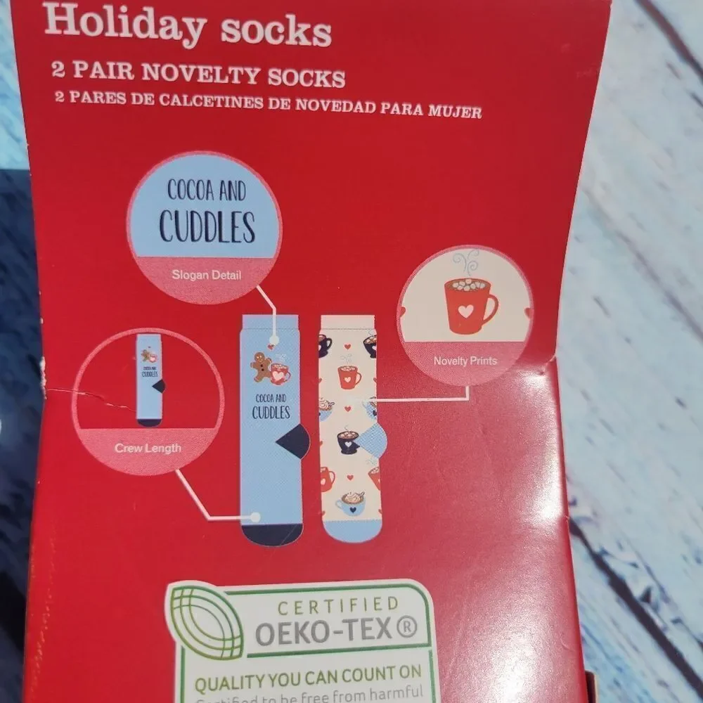 Merry Moments Women's Blue Christmas Holiday Novelty Socks 2 Pair Size 4-10 NWT